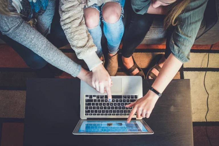 AI Agents for Customer Support Chatbots in e-commerce